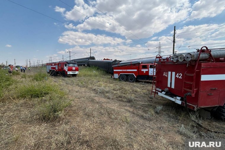 Поезд сошел с рельсов в Волгоградской области. Фоторепортаж