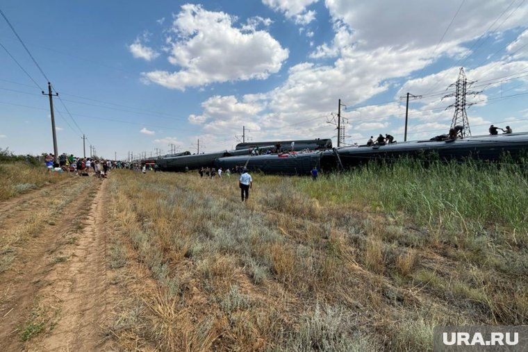 Поезд сошел с рельсов в Волгоградской области. Фоторепортаж