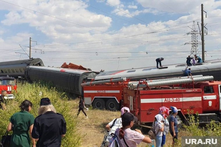 Поезд сошел с рельсов в Волгоградской области. Фоторепортаж