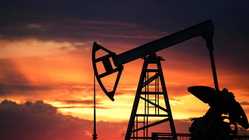 Цена нефти марки Brent опустилась ниже 76 долларов за баррель